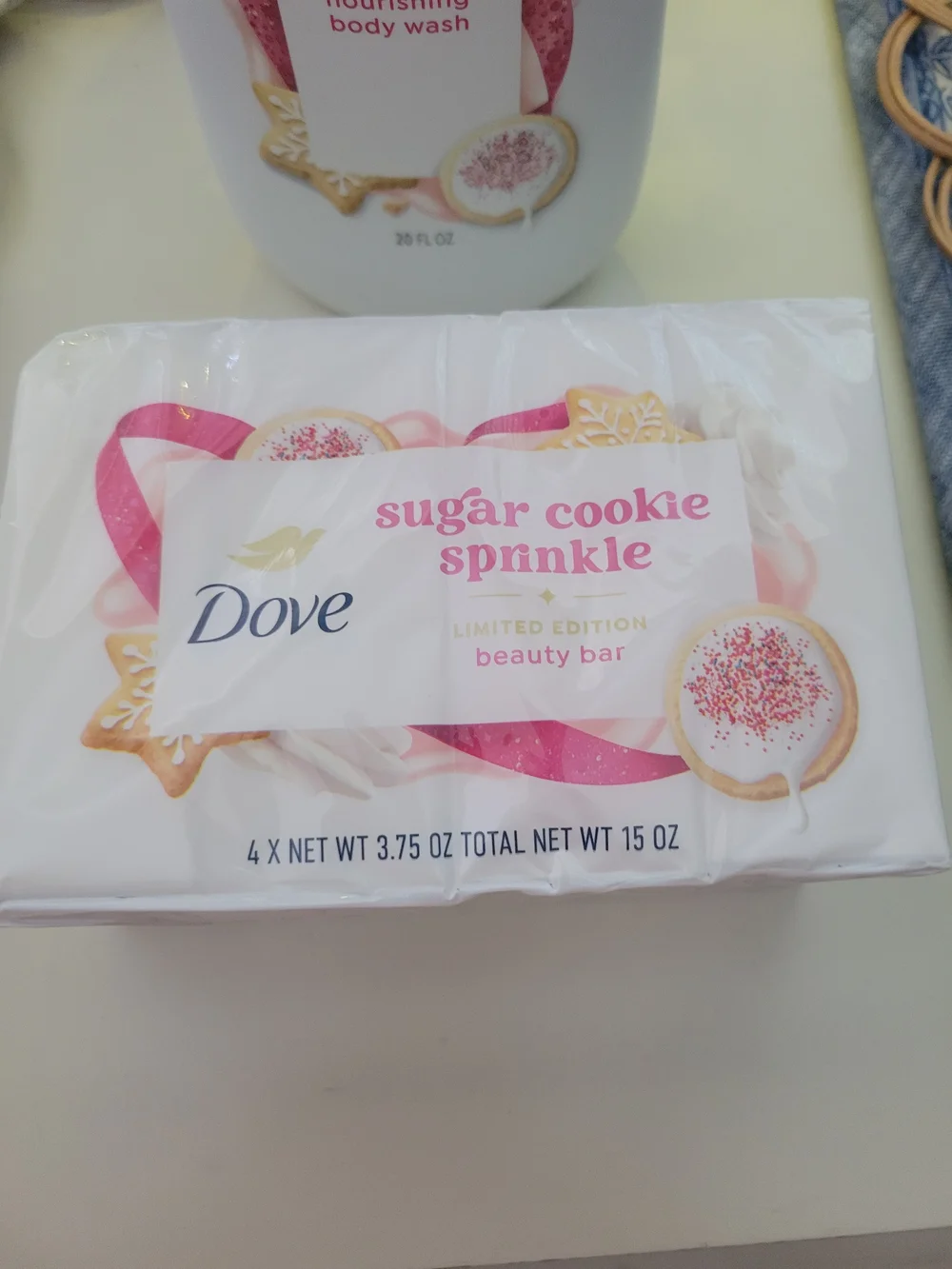 Dove Sugar Cookie Sprinkle Nourishing Body Wash - Pink